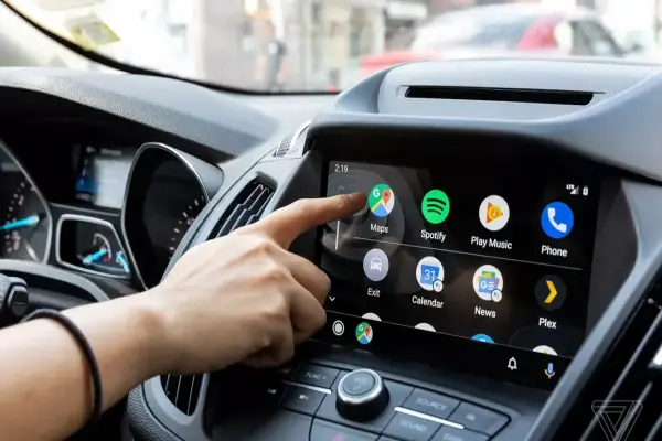 Google xác nhận Gemini AI sẽ có mặt trên ô tô, thiết bị đeo và nhiều thiết bị khác trong năm nay